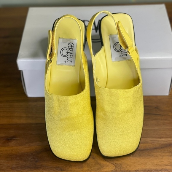 Cervelle Yellow Lemon Wedge Slingback Square Toe 8 NEW - Picture 1 of 7